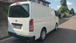 
										2010 Toyota Quantum Panel Van 2.7 full									