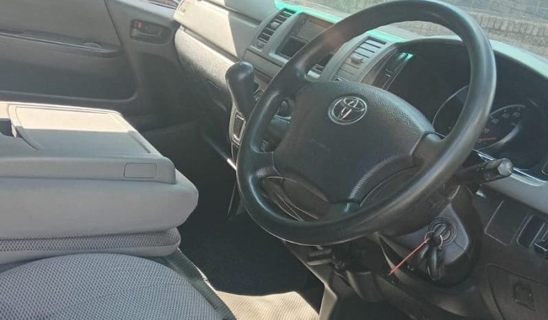 
								2010 Toyota Quantum Panel Van 2.7 full									